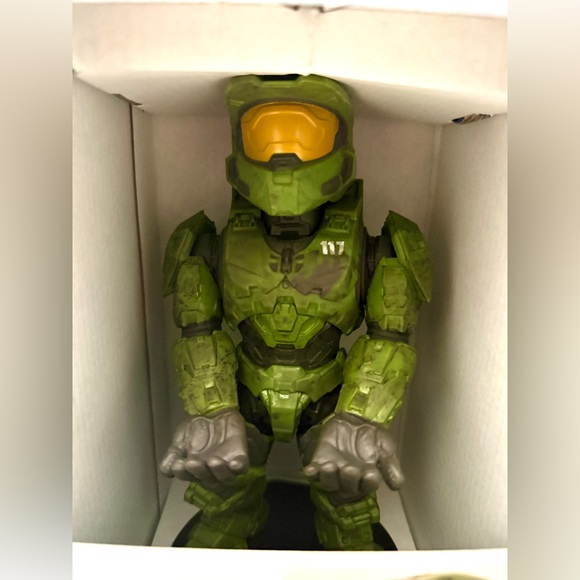 Halo Infinite Master Chief Controller Holder / Statue - Picture 5 of 7